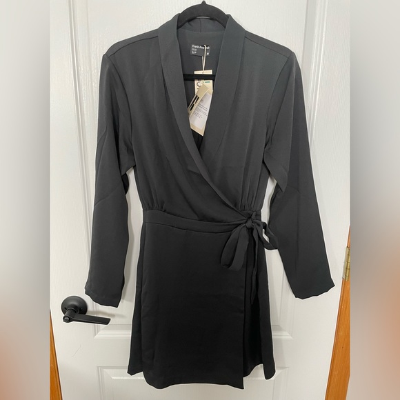Frank & Oak black wrap dress - Picture 3 of 4